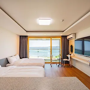areumdaun-resort.jejukoreahotels.com/