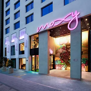 Moxy Insadong By Marriott Отель Сеул