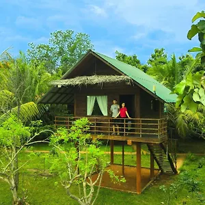 Chena Huts Eco Курортный комплекс Сигирия