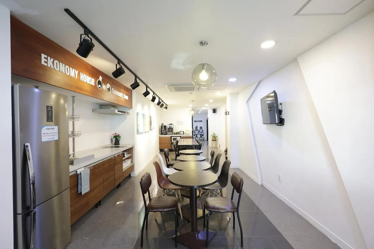 Ekonomy Haeundae Hostel Busan 0*,