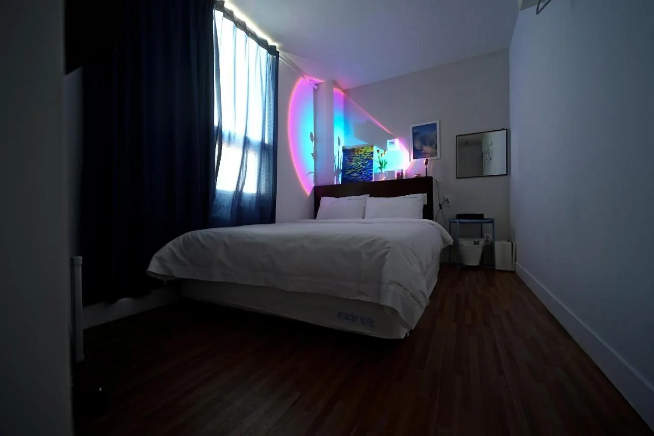 Ekonomy Haeundae Hostel Busan
