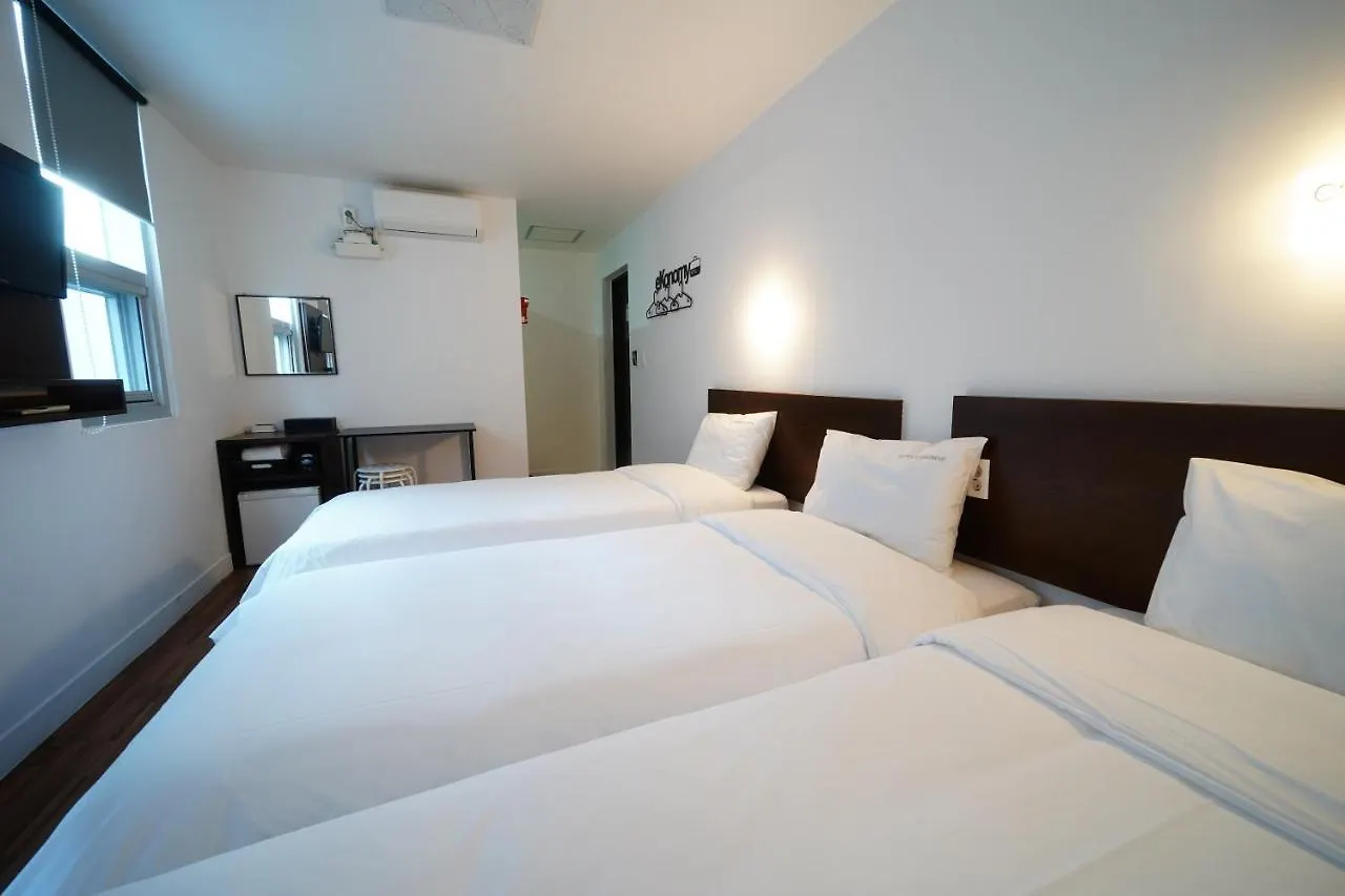 Ekonomy Haeundae Hostel Busan Südkorea