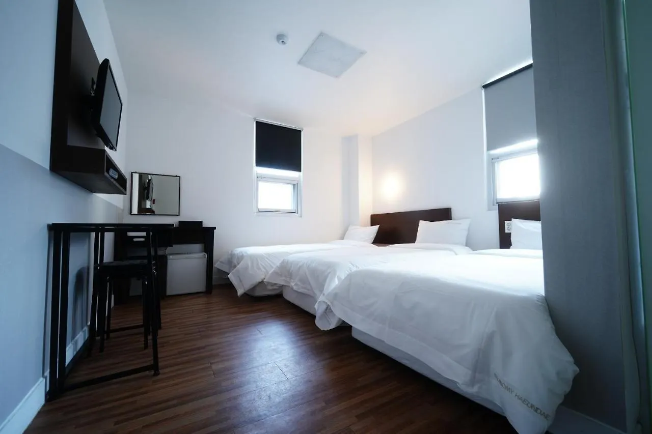 Ekonomy Haeundae Hostel Busan
