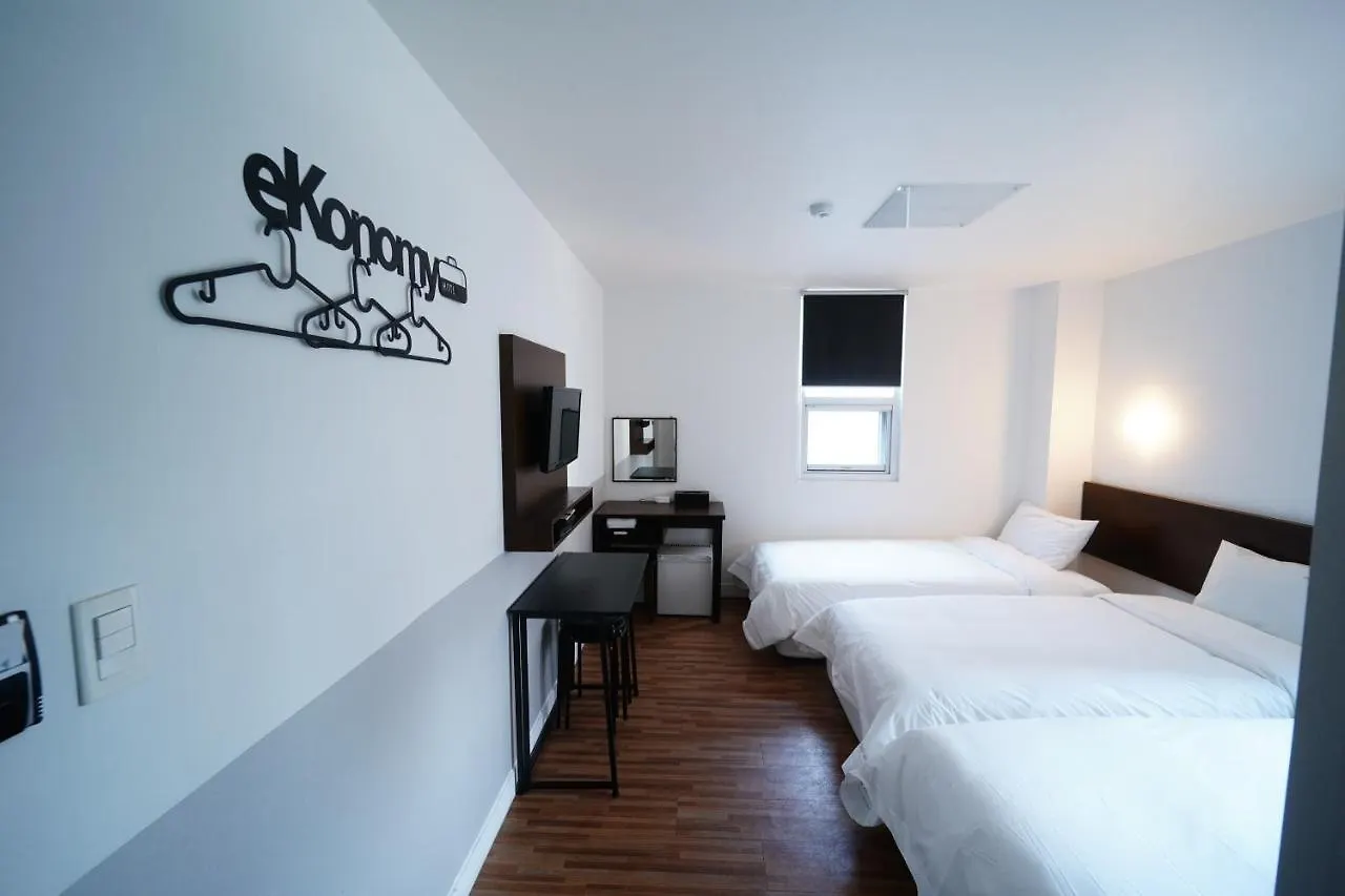 Ekonomy Haeundae Hostel Busan