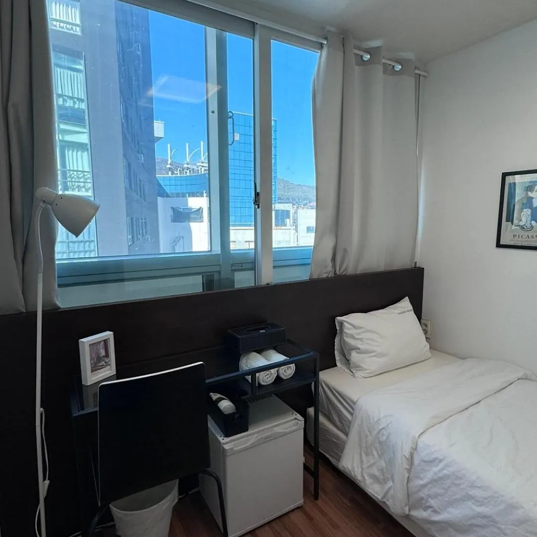 Ekonomy Haeundae Hostel Busan Südkorea